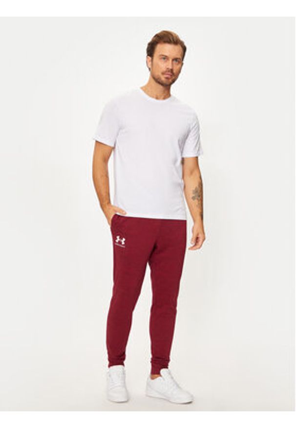 Under Armour Spodnie dresowe Ua Rival Terry Jogger 1380843 Czerwony Fitted Fit. Kolor: czerwony. Materiał: bawełna