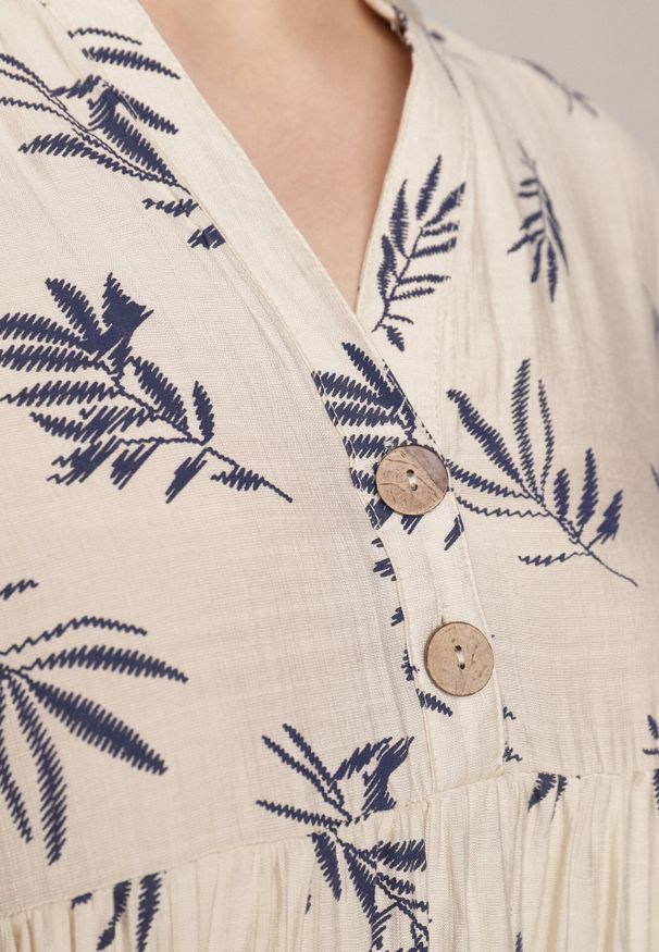 Born2be - Jasnobeżowa Rozkloszowana Sukienka z Wiskozy z Dekoltem na Guziki Watesa. Okazja: na co dzień. Kolor: beżowy. Materiał: wiskoza. Typ sukienki: proste, rozkloszowane. Styl: boho, casual