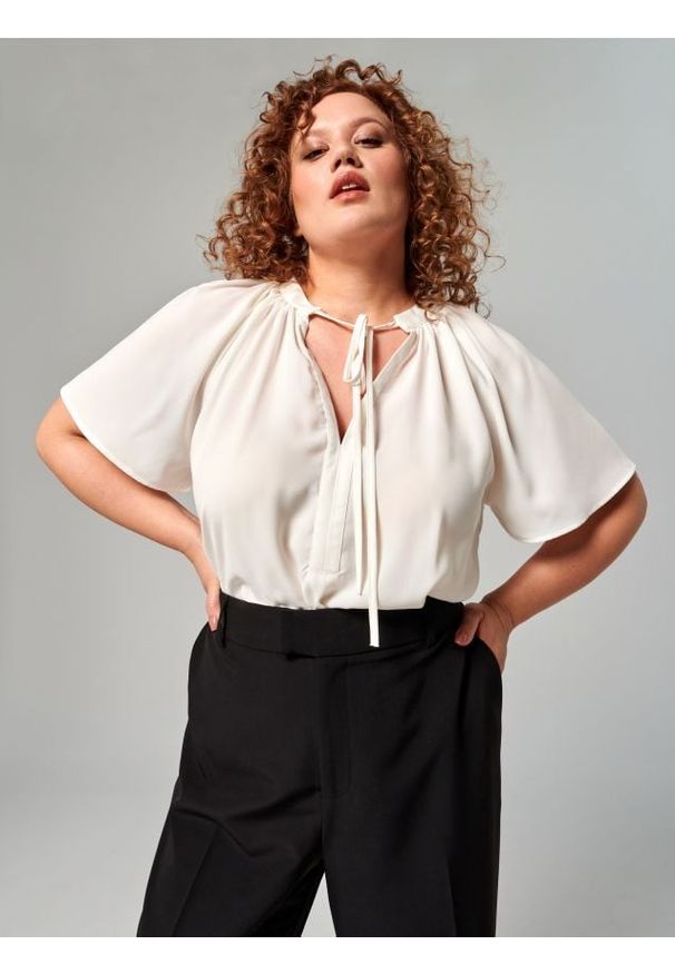 Sinsay - Bluzka z wiązaniem - czerwony. Kolor: czerwony. Styl: elegancki