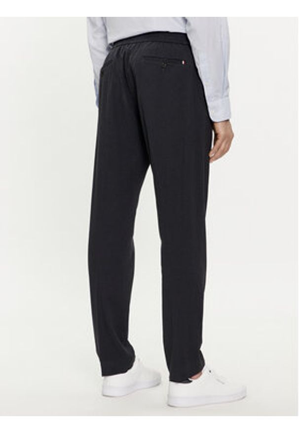 TOMMY HILFIGER - Tommy Hilfiger Chinosy Chelsea MW0MW33933 Granatowy Slim Fit. Kolor: niebieski. Materiał: bawełna