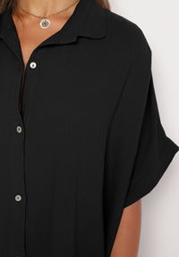 Born2be - Czarna Bawełniana Sukienka Muślinowa o Pudełkowym Kroju Vimarille. Kolor: czarny. Materiał: bawełna. Typ sukienki: proste #7