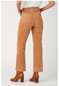 Wrangler - WRANGLER damskie spodnie sztruksowe WIDE WEST TAN W2H2A2H20. Materiał: sztruks