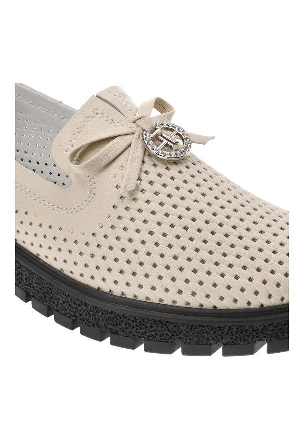 Beżowe Mokasyny Filippo Modne Wsuwane Obuwie Damskie. Okazja: na co dzień. Zapięcie: bez zapięcia. Kolor: beżowy. Materiał: materiał. Wzór: ażurowy. Styl: casual