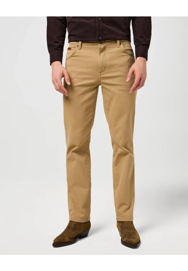 Wrangler - MESKIE SPODNIE WRANGLER TEXAS TIGERS EYE 112371695