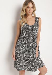 Born2be - Czarna Sukienka w Kwiaty o Rozkloszowanym Kroju na Szerokich Ramiączkach Folarelle. Okazja: na co dzień. Kolor: czarny. Długość rękawa: na ramiączkach. Wzór: kwiaty. Sezon: lato. Typ sukienki: proste, rozkloszowane. Styl: elegancki, casual #1