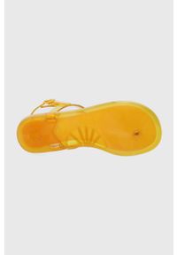 Coach sandały Natalee Jelly damskie kolor żółty. Zapięcie: klamry. Kolor: żółty. Obcas: na obcasie. Wysokość obcasa: niski #5