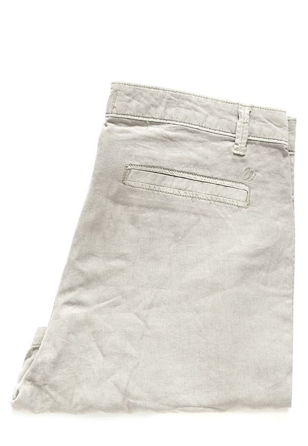 Wrangler - DAMSKIE SPODENKI WRANGLER CHINO SHORT FADED KHAKI W29DPG028. Kolor: brązowy. Materiał: len, materiał. Sezon: lato