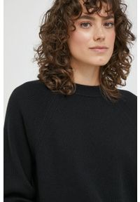 Calvin Klein sweter z domieszką wełny damski kolor czarny lekki. Kolor: czarny. Materiał: wełna. Długość rękawa: raglanowy rękaw. Styl: klasyczny #4