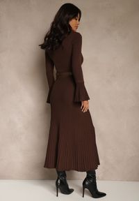 Renee - Brązowa Sweterkowa Sukienka Longsleeve z Wiskozą z Paskiem z Klamerką Muszelką Retine. Okazja: na imprezę. Kolor: brązowy. Materiał: wiskoza. Długość rękawa: długi rękaw. Styl: elegancki #4