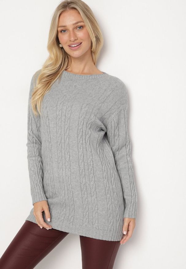 Born2be - Szary Sweter z Wiskozą i Bawełną Ozdobiony Tłoczeniem Vianira. Okazja: na co dzień. Kolor: szary. Materiał: wiskoza, bawełna. Wzór: aplikacja. Styl: elegancki, casual