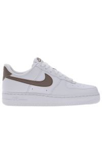 Buty damskie Nike Air Force 1 '07 Next Nature DC9486-108 - białe. Kolor: biały. Materiał: guma, syntetyk, skóra. Szerokość cholewki: normalna. Sezon: lato. Model: Nike Air Force. Sport: koszykówka