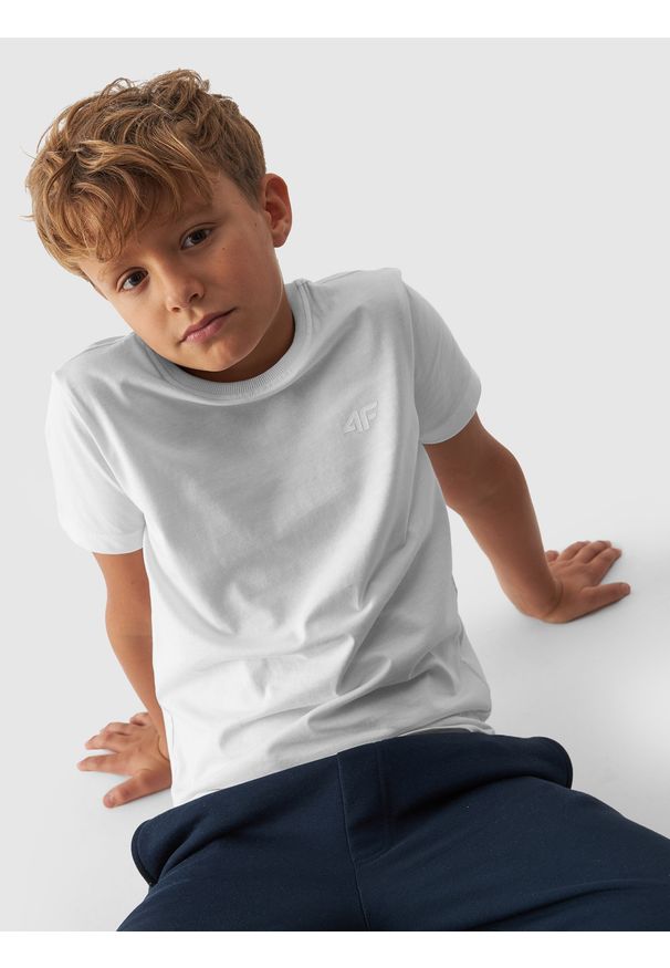 4f - 4F T-shirt gładki chłopięcy - biały 146 (10-11 lat). Okazja: na co dzień. Kolor: biały. Materiał: bawełna, jersey, dzianina. Długość rękawa: krótki rękaw. Długość: krótkie. Wzór: gładki. Sezon: lato. Styl: sportowy, casual