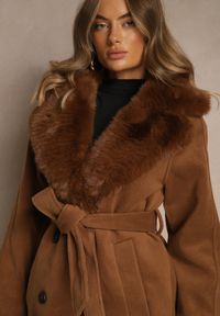 Renee - Brązowy Dwurzędowy Płaszcz Elegancki z Futrzanym Kołnierzem i Paskiem Ezanttia. Okazja: na co dzień. Kolor: brązowy. Materiał: futro. Długość rękawa: długi rękaw. Długość: długie. Sezon: zima, jesień. Styl: elegancki #5