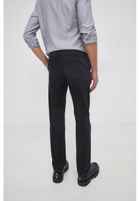 TOMMY HILFIGER - Tommy Hilfiger Spodnie męskie kolor czarny w fasonie chinos. Kolor: czarny. Materiał: tkanina. Wzór: gładki #3