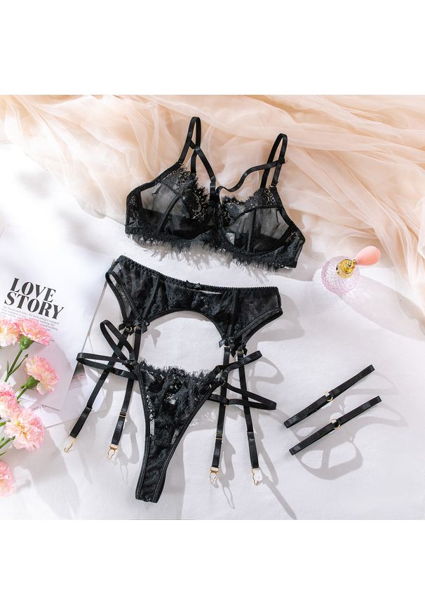 Intica - Komplet bielizny koronkowy na romantyczne wieczory Tifany. Kolor: czarny. Materiał: koronka. Wzór: nadruk, koronka