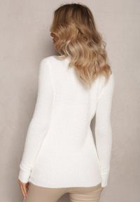 Renee - Biały Sweter z Półgolfem z Puchatej Dzianiny Lictorene. Kolor: biały. Materiał: dzianina. Sezon: jesień, zima #5