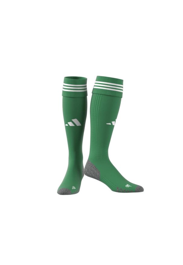 Adidas - Skarpetki adidas 23. Kolor: biały, zielony, wielokolorowy. Materiał: elastan, bawełna, poliester. Sport: piłka nożna