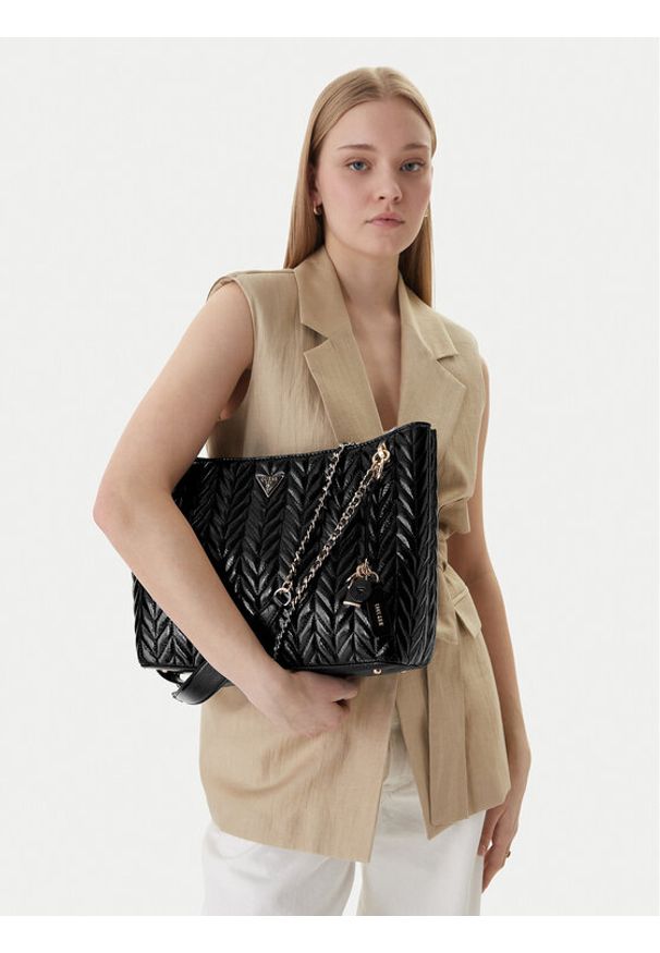 Guess Torebka Cheryl HWTQ97 20220 Czarny. Kolor: czarny. Materiał: skórzane