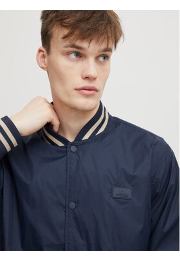 Blend Kurtka bomber 20715743 Granatowy Regular Fit. Kolor: niebieski. Materiał: syntetyk