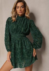 Renee - Zielona Koronkowa Sukienka Mini z Gumką w Pasie Netta. Kolor: zielony. Materiał: koronka. Typ sukienki: rozkloszowane. Długość: mini