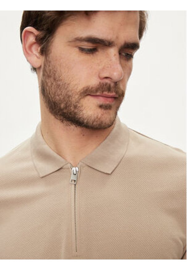 Jack & Jones - Jack&Jones Polo Mac 12249324 Beżowy Standard Fit. Typ kołnierza: polo. Kolor: beżowy. Materiał: syntetyk, bawełna