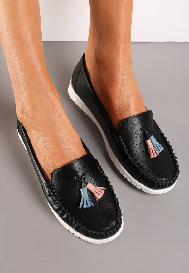 Born2be - Czarne Ażurowe Mokasyny z Marszczeniem i Frędzlami ze Skórzaną Wkładką Imbleria. Okazja: na spacer. Kolor: czarny. Materiał: skóra. Wzór: ażurowy. Styl: elegancki