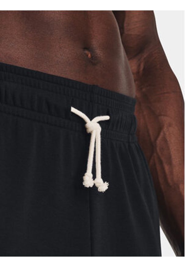 Under Armour Spodnie dresowe Ua Rival Terry Jogger 1380843-001 Czarny Fitted Fit. Kolor: czarny. Materiał: bawełna