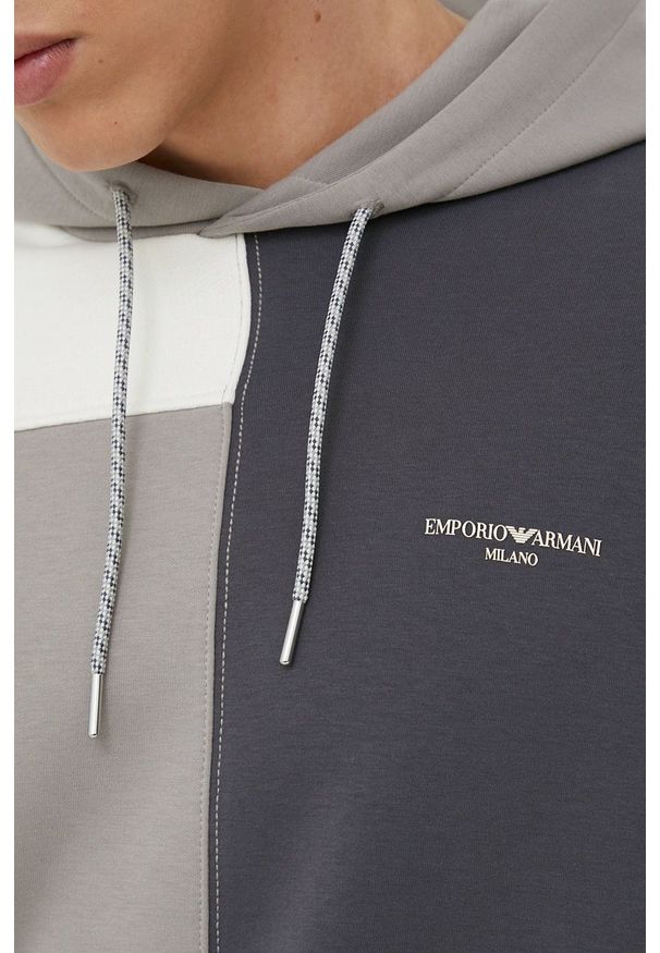 Emporio Armani bluza męska kolor szary z kapturem gładka. Typ kołnierza: kaptur. Kolor: szary. Wzór: gładki