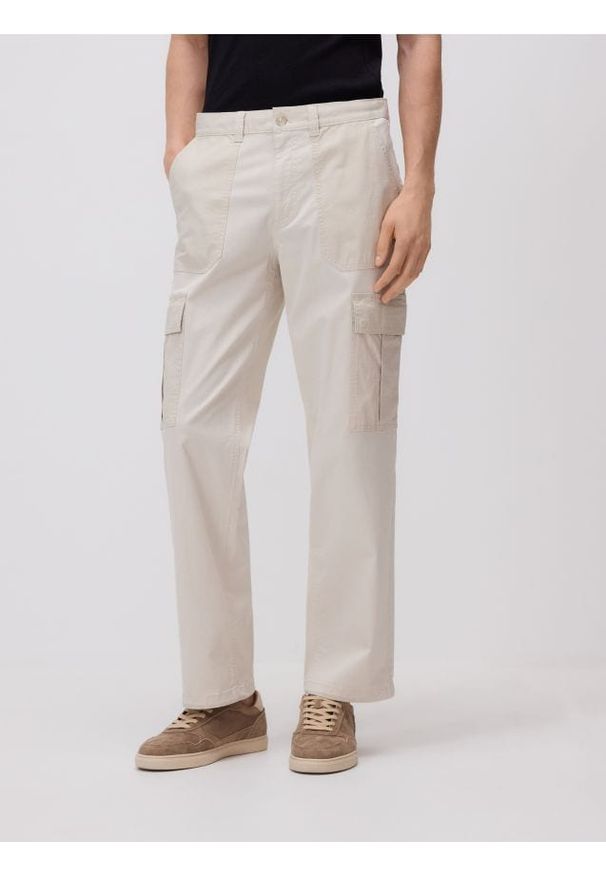 Reserved - Spodnie cargo z lyocellem - złamana biel. Materiał: bawełna