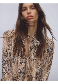 Reserved - Bluzka w zwierzęcy wzór - wielobarwny. Materiał: tkanina. Wzór: motyw zwierzęcy #1