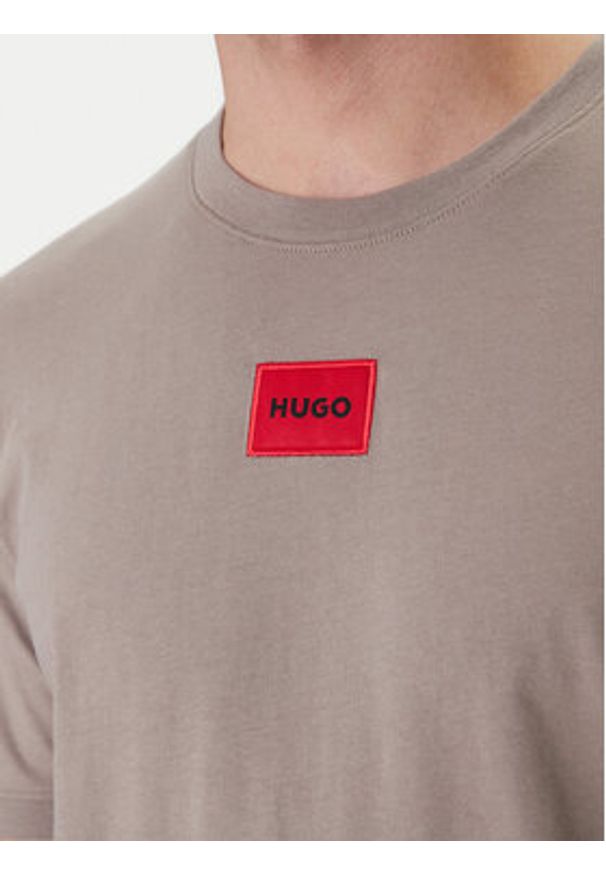 Hugo - HUGO T-Shirt Diragolino212 50447978 Beżowy Regular Fit. Kolor: beżowy. Materiał: bawełna