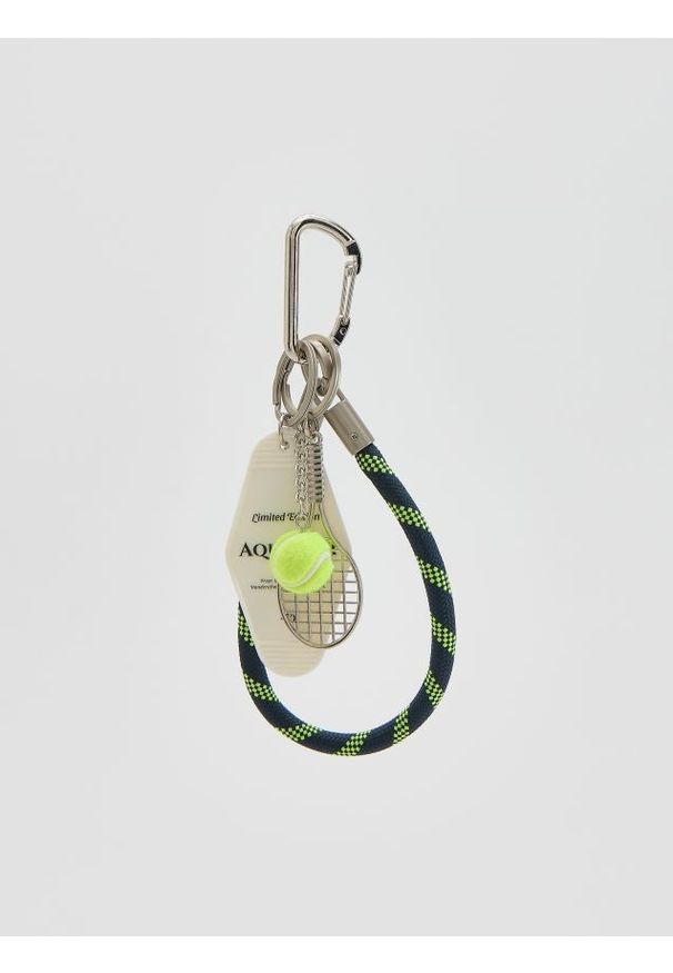 Reserved - Brelok z zawieszkami - wielobarwny. Dodatki: z breloczkiem