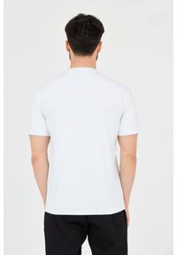 EA7 Emporio Armani - EA7 Biały t-shirt z holograficznym logo. Kolor: biały #6