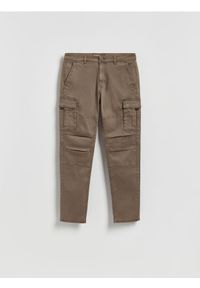 Reserved - Spodnie cargo slim fit - brązowy. Kolor: brązowy. Materiał: bawełna, tkanina