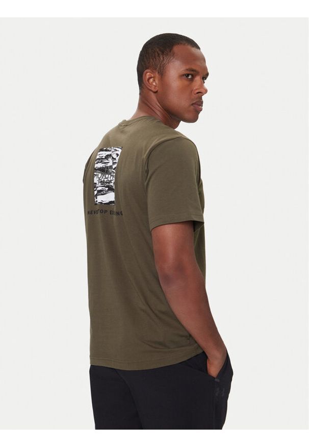 The North Face T-Shirt Box Nse Edge Of Light NF0A8E3H Zielony Regular Fit. Kolor: zielony. Materiał: bawełna
