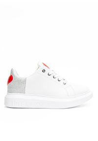 Sneakersy damskie Love Moschino (JA15134G1DIA510B). Kolor: biały. Wzór: kolorowy #5