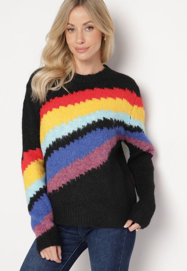Born2be - Czarny Sweter z Poprzecznymi Paskami Rentina. Kolor: czarny. Materiał: jeans. Styl: klasyczny