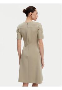 Calvin Klein Sukienka codzienna K20K208151 Beżowy Regular Fit. Okazja: na co dzień. Kolor: beżowy. Materiał: syntetyk. Typ sukienki: proste. Styl: casual #3