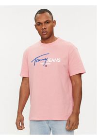 Tommy Jeans T-Shirt Spray Pop Color DM0DM18572 Różowy Regular Fit. Kolor: różowy. Materiał: bawełna