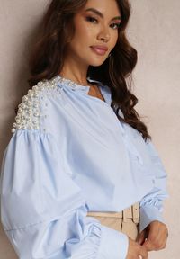 Renee - Jasnoniebieska Koszula Teepey. Typ kołnierza: kołnierzyk stójkowy. Kolor: niebieski. Styl: elegancki #4