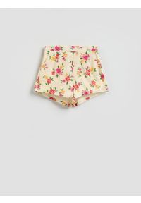 Reserved - Szorty z dodatkiem ramii - złamana biel. Materiał: bawełna #1