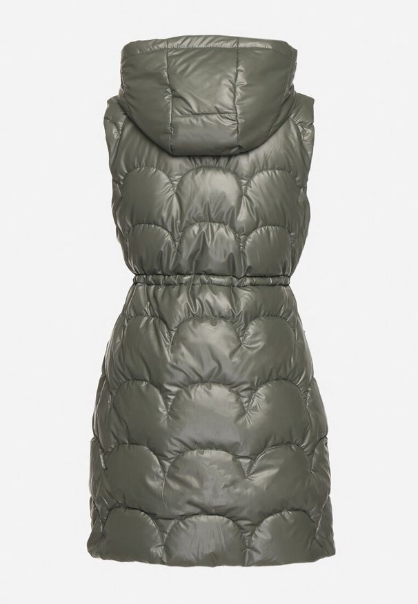 Born2be - Jasnozielona Pikowana Kamizelka Bezrękawnik z Kapturem Zapinana na Zamek Amitri. Typ kołnierza: kaptur. Kolor: zielony. Długość rękawa: bez rękawów
