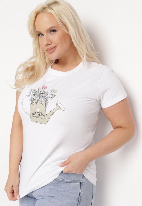 Born2be - Biały Bawełniany T-shirt z Ozdobnym Nadrukiem Littana. Okazja: na co dzień. Kolor: biały. Materiał: bawełna. Wzór: nadruk. Sezon: lato, wiosna. Styl: klasyczny, casual