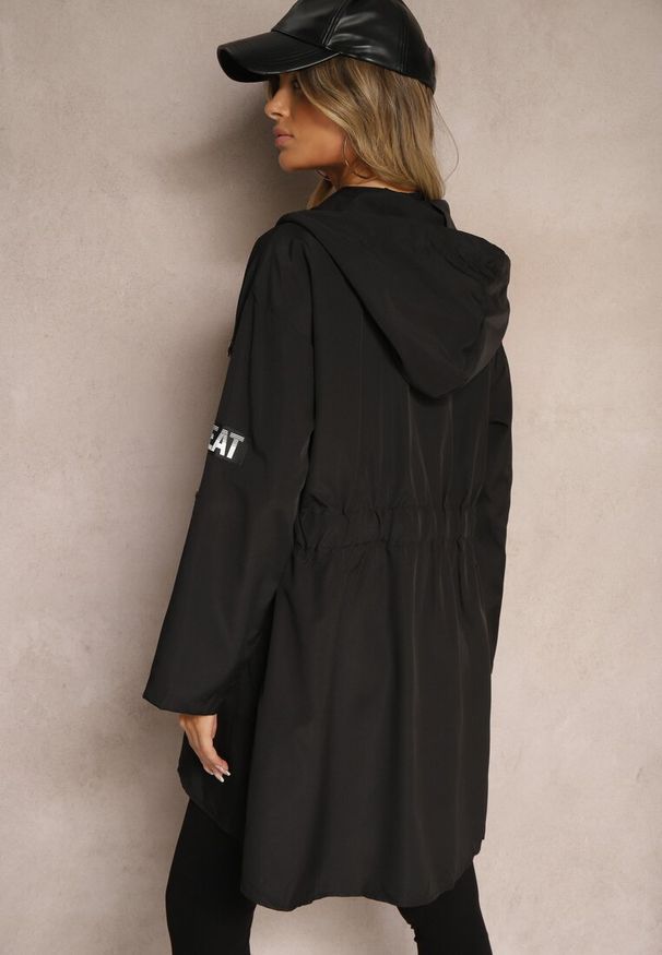 Renee - Czarna Kurtka Wiatrówka Oversize Palishe. Kolor: czarny. Długość rękawa: długi rękaw. Długość: długie. Styl: elegancki