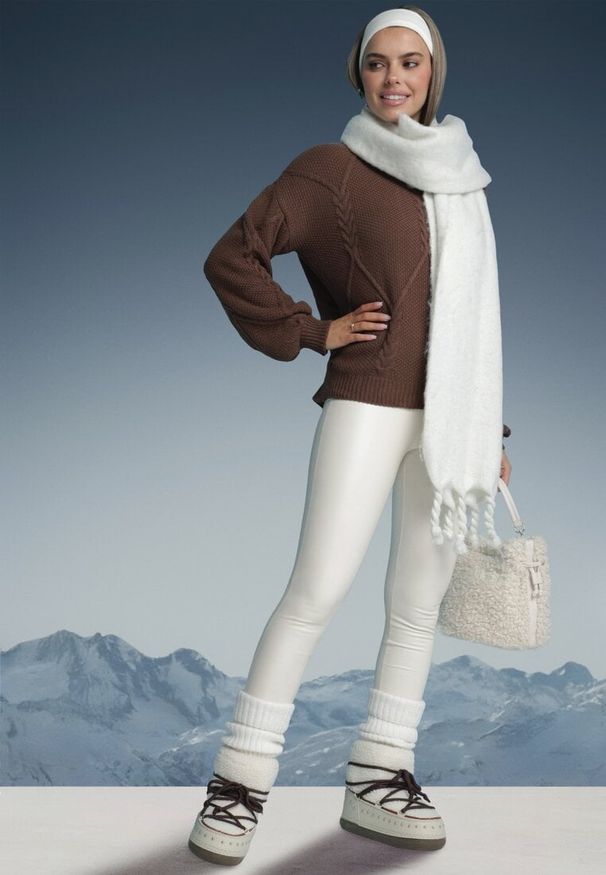 Born2be - Brązowy Sweter Ozdobiony Ściągaczami i Splotem Temirene. Okazja: na co dzień. Kolor: brązowy. Materiał: dzianina, jeans. Wzór: aplikacja, ze splotem. Styl: casual