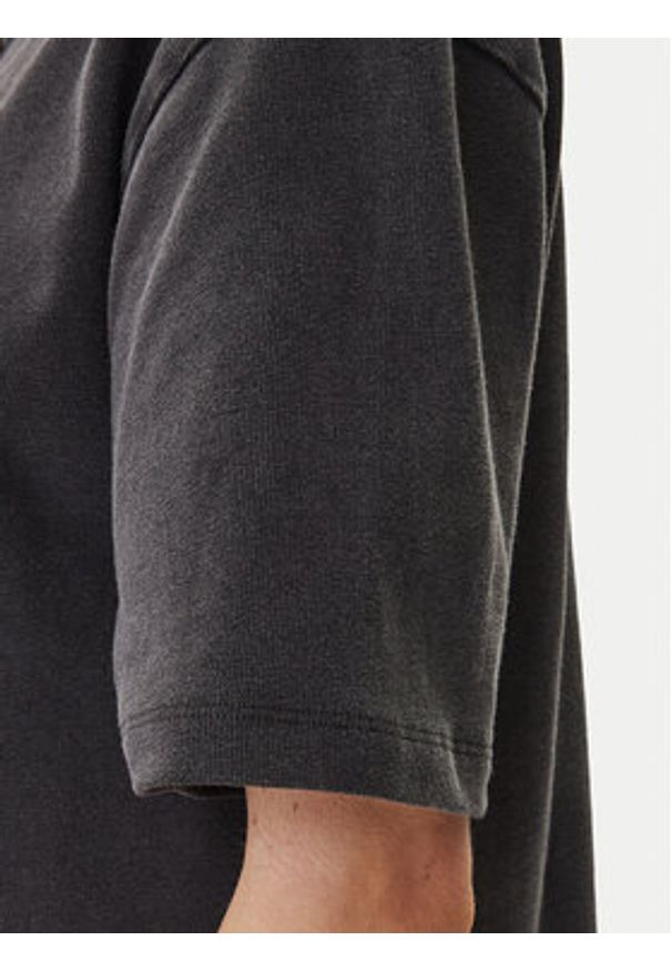 Guess T-Shirt W6GI20 K3133 Szary Relaxed Fit. Kolor: szary. Materiał: bawełna