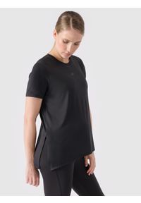 4f - Koszulka treningowa ciążowa szybkoschnąca damska - czarna. Kolekcja: moda ciążowa. Kolor: czarny. Materiał: syntetyk, elastan, materiał, włókno, dzianina. Wzór: ze splotem, jednolity, gładki. Sport: fitness
