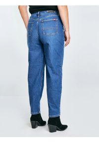 Big-Star - Jeansy damskie mom jeans niebieskie Silla 620. Okazja: na co dzień. Stan: podwyższony. Kolor: niebieski. Styl: casual, elegancki #7