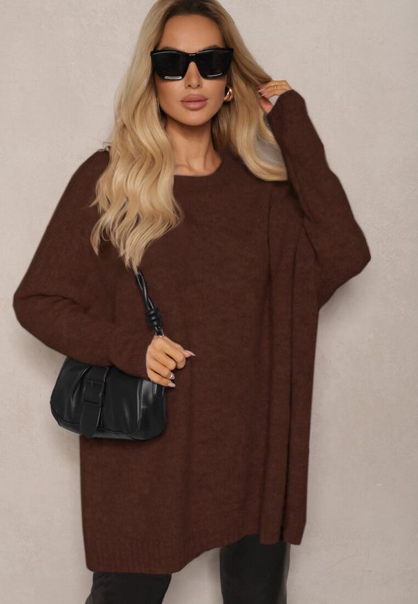Renee - Brązowy Casualowy Sweter Oversize Allethia. Okazja: na co dzień. Kolor: brązowy. Styl: casual