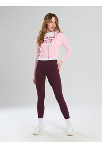 Sinsay - Prążkowane legginsy - bordowy. Kolor: czerwony. Materiał: prążkowany #1